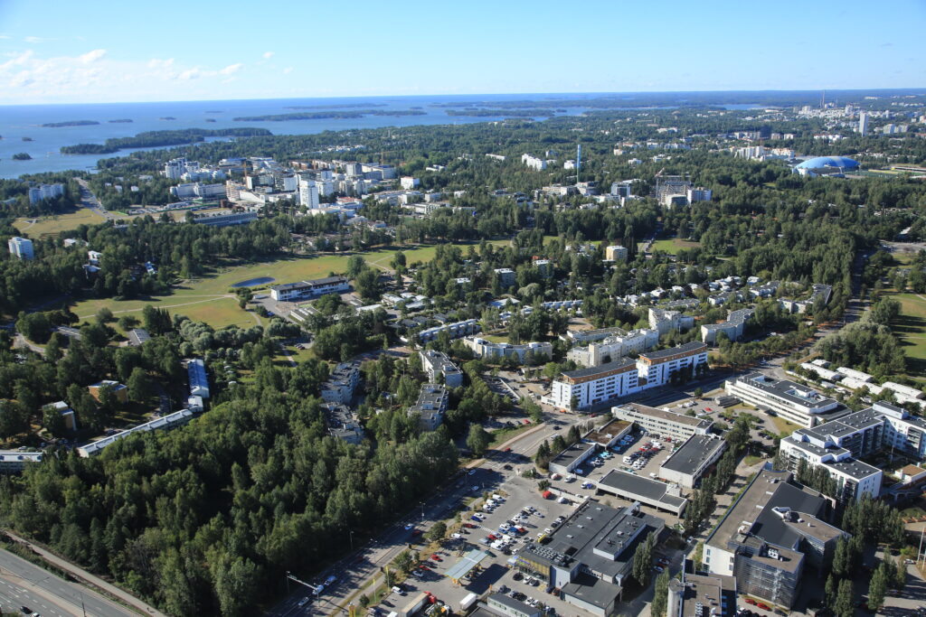 Entisen toimitalon purkutyöt alkoivat
